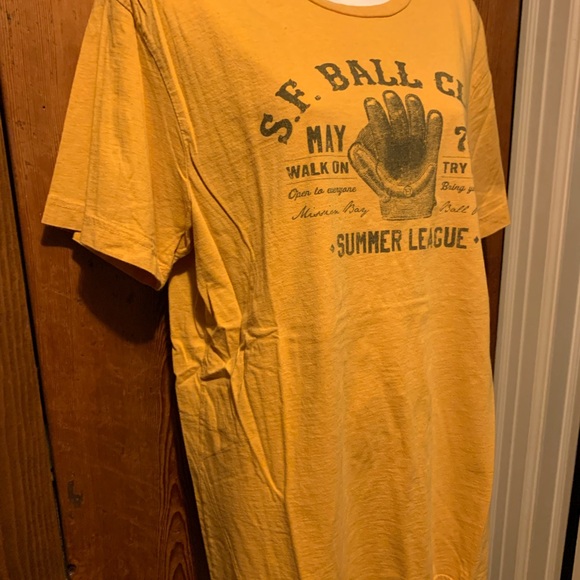 Old Navy Graphic Tee - Picture 3 of 7